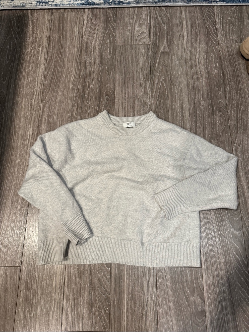 Aritzia wool sweater